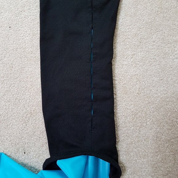 ☕ 2/$30 | PINK VS capri leggings XS - Picture 5 of 6